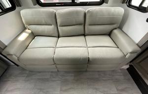Montana Legacy | Large Luxurious RV with 5 slides