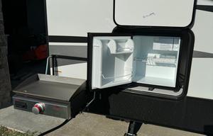 Clean ready to use Astoria RV for a dream vacation