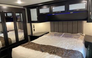 2020 Momentum M-Class 351M RV rental photo 5