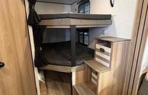 BRAND NEW - 2025 Keystone Coleman Lantern 28BHS