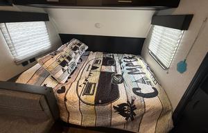 Wolf Pup Bunkhouse • Sleeps 5 • Delivery & Setup
