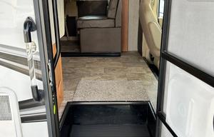 KOURTNEY 2019 NeXus RV Phantom 25P
