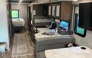 Thor Motor Coach Hurricane 34J