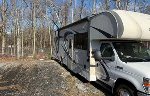 2017 Thor Motor Coach Chateau 31 W RV rental photo 4