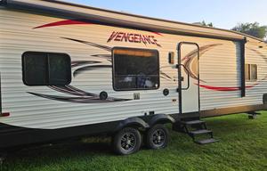 2016 Forest River RV Vengeance Super Sport 28V RV rental photo 7