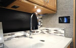 Beautiful luxury RV is Kid and Pet friendly!
