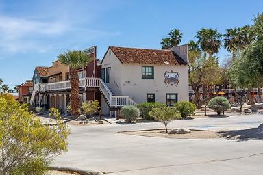Palm Canyon Hotel & RV Resort