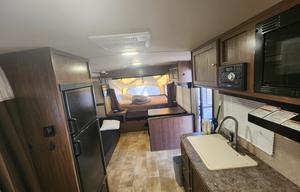 2015 Palomino SolAire 213 X RV rental photo 2