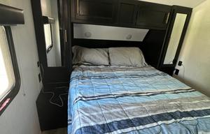 2022 Forest River RV Cherokee Grey Wolf 27DBH RV rental photo 6