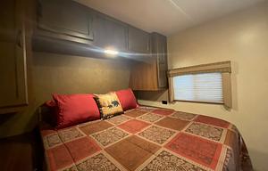 Home Away From Home- 2015 Jayco Great floor plan!