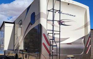 2018 Thor Motor Coach Hurricane 35M