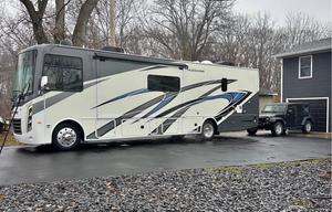 Epic Hurricane Escape Thor Motor Coach 34R Class A