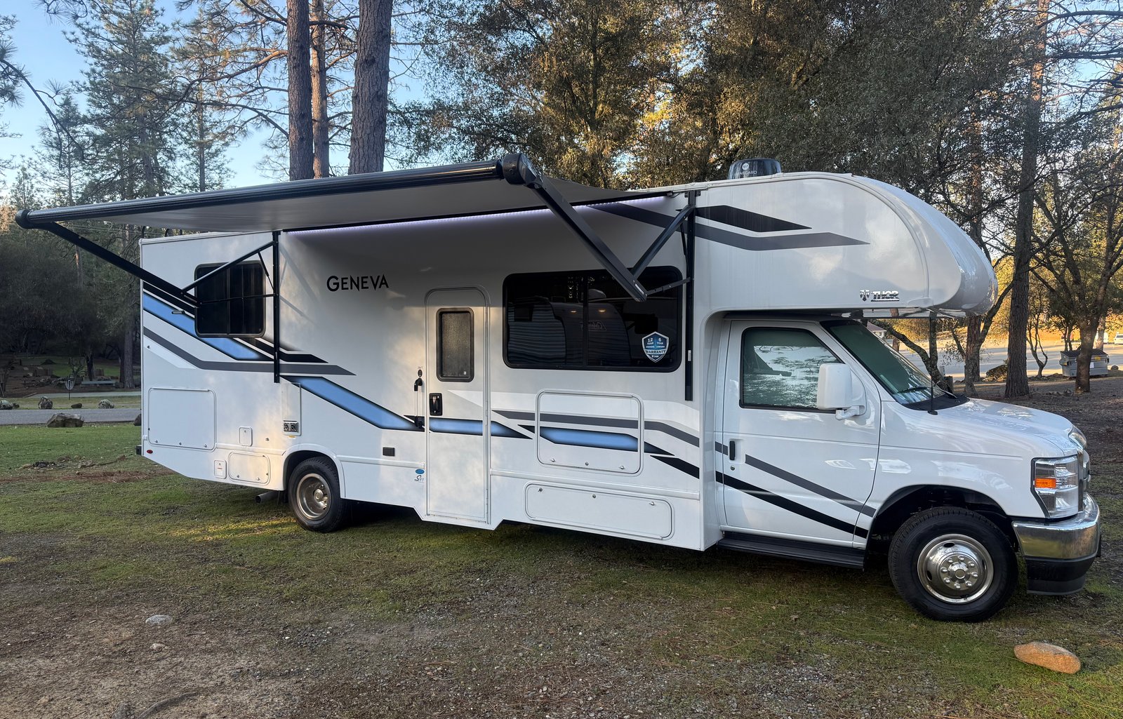 ZWS Luxury Rentals Brand New 2026 Thor Geneva 28VT