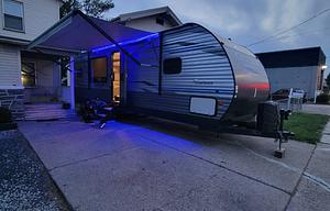 Modern Coachmen Catalina | Sleeps 6