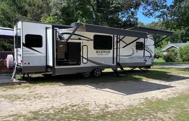 2020 Rockwood Ultra Lite 2906RS RV rental photo 1