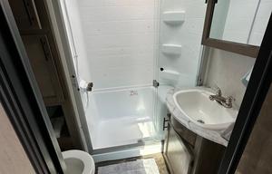 Comfortable Pet Friendly RV Loaded with Extras!!