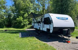 Forrest River Salem Sleeps 10 FULLY STOCKED!!