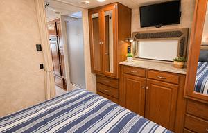 Meet "Nomad" 2019 Winnebago Vista LX