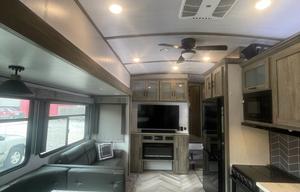 2 bedroom, 2 full baths, 43’ fifth wheel