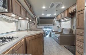 2022 Thor Motor Coach Omni RS36 RV rental photo 6
