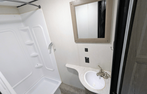 Keystone Hideout | Cozy and Modern Bunkhouse