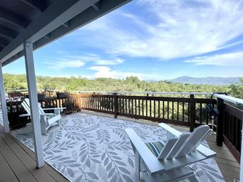 Sierra Mountain Lodge