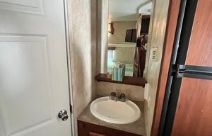 2011 Eclipse Milan T18FBSG RV rental photo 11