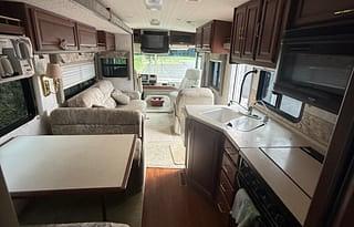 2003 Adventurer 37F RV rental photo 2