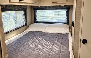 The Island Breeze Cruiser • Sleeps 6 CC-8G