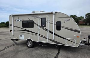 2016 Shasta RVs Flyte 185FQ RV rental photo 1