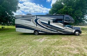 Luxury on wheels master on sweet bath and a half