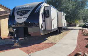 2017 Forest river Lacrosse prime time 330RST