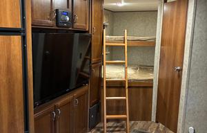 2017 Prime Time RV Avenger ATI 27DBS