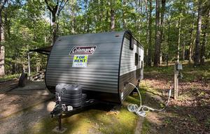 Portable Airbnb\2024 Dutchman Coleman Lantern 17B