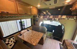24' Thor Daybreak Motorhome