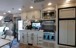 2021 Coach Odyssey 29K Class C - Homy!