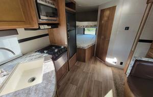 Spacious Clean 27.5' Travel Trailer w/ slide-out