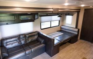 2019 Palomino Puma 31QBBH