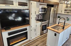 2022 Prime Time RV Crusader 382MBH delivery only