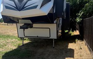 The Triton Luxe Lounge-2022 toy hauler