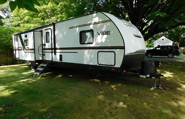 PET-FRIENDLY & KID-APPROVED LARGE TRAVEL TRAILER