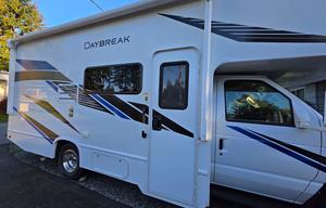 2019 Thor Motor Coach Daybreak 22DB