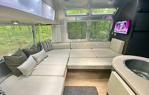 2019 Airstream RV International Signature 25FB