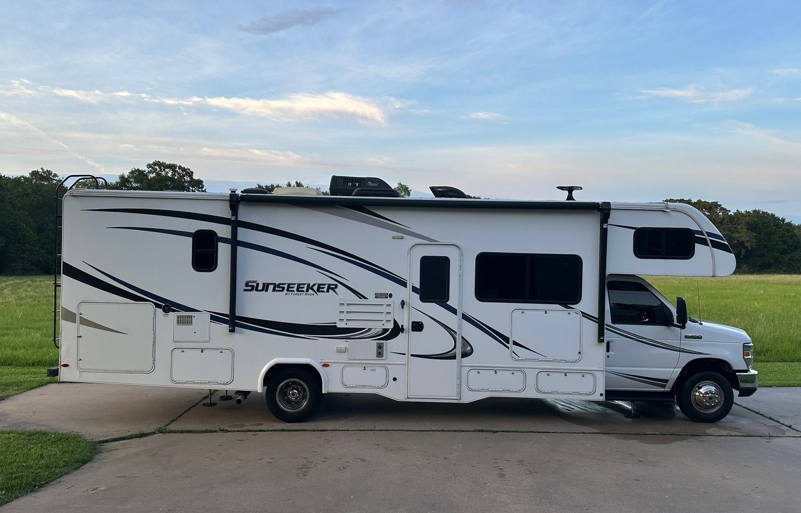 2018 Forest River RV Sunseeker LE 3250DSLE Ford