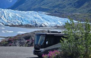 Beautiful luxury RV is Kid and Pet friendly!