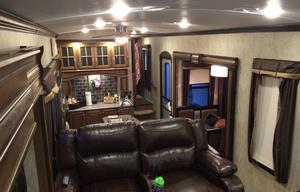 2015 Keystone Montana 3790RD (Delivery Available, w/ Generator, and Solar)