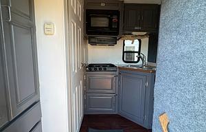 Four Winds 23P - Rare F-Series RV, All Essentials!