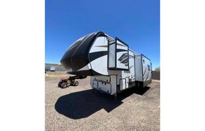 2019 Venom V4114TK RV rental photo 4