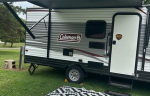 2020 Dutchmen RV Coleman Lantern LT Series 17FQ RV rental photo 3