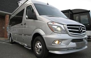 Benz Airstream Luxurious Interstate Grand Lounge